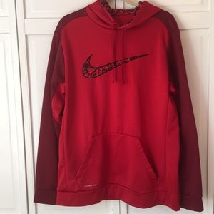 Men’s size L red  therma fit Nike hoodie EUC